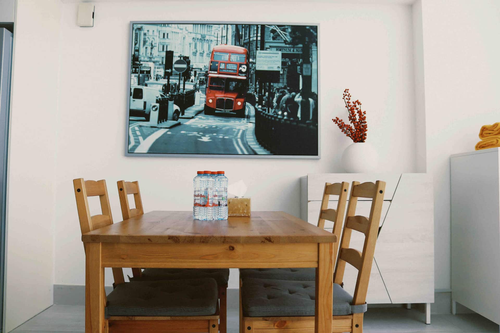 Mamsha Loft — dining table set for four